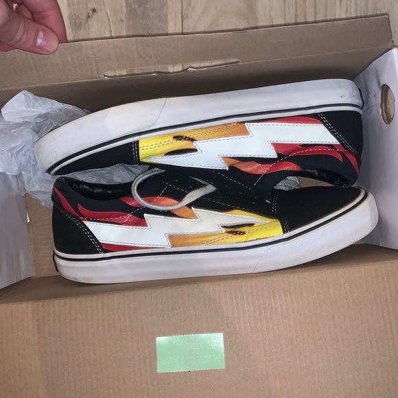 Revenge x Storms Black Flame - Picture 1 of 6